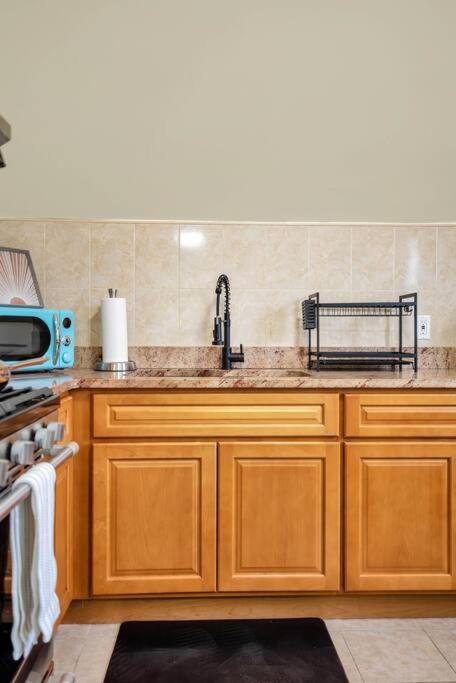 Apartament Golden Gem In Heart Of East Rock Quiet 3Br Near Dt And Yale New Haven Zewnętrze zdjęcie