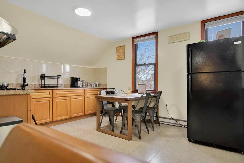 Apartament Golden Gem In Heart Of East Rock Quiet 3Br Near Dt And Yale New Haven Zewnętrze zdjęcie