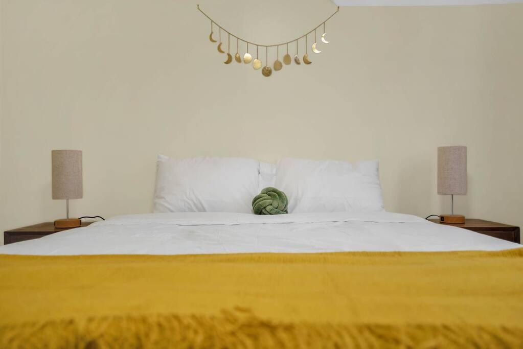 Apartament Golden Gem In Heart Of East Rock Quiet 3Br Near Dt And Yale New Haven Zewnętrze zdjęcie