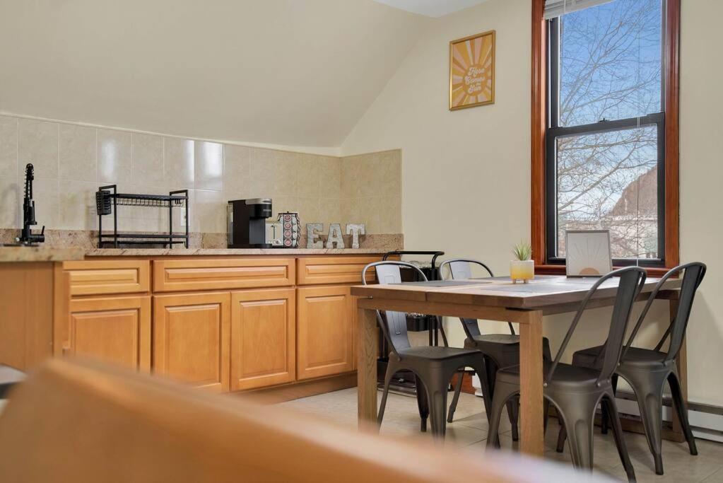Apartament Golden Gem In Heart Of East Rock Quiet 3Br Near Dt And Yale New Haven Zewnętrze zdjęcie