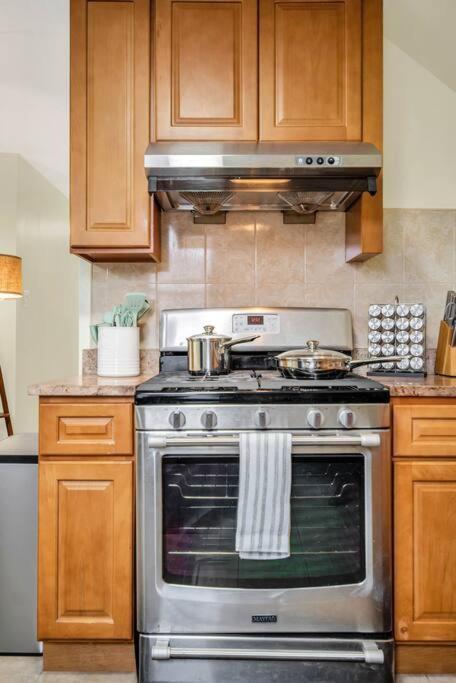Apartament Golden Gem In Heart Of East Rock Quiet 3Br Near Dt And Yale New Haven Zewnętrze zdjęcie