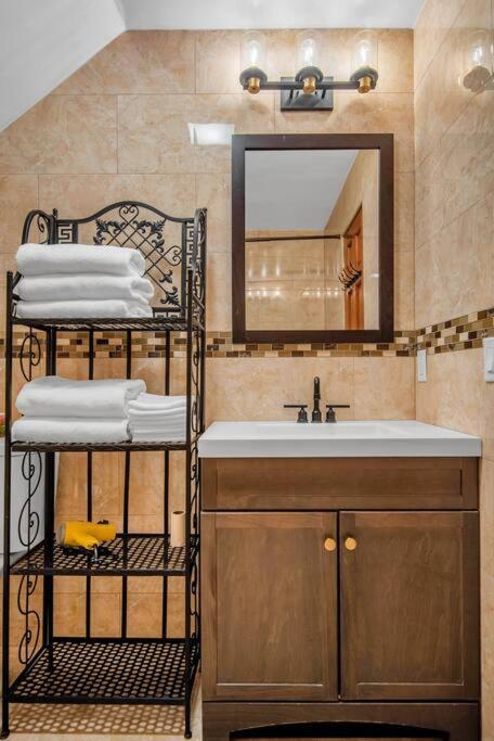 Apartament Golden Gem In Heart Of East Rock Quiet 3Br Near Dt And Yale New Haven Zewnętrze zdjęcie